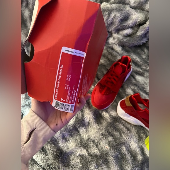 Nike Womens Air Huarache Run SD (red & gum sole) - Picture 10 of 11